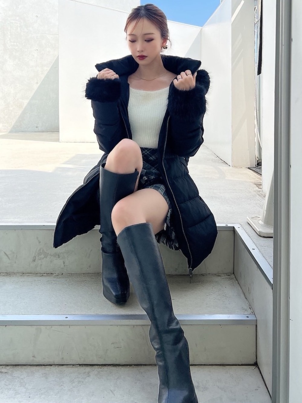 「RESEXXYのフード付きダウンコート（ダウンジャケット/コート、ブラック系）」を使った、ERIKAさん（レディース・157cm）の秋コーディネートの4枚目の写真