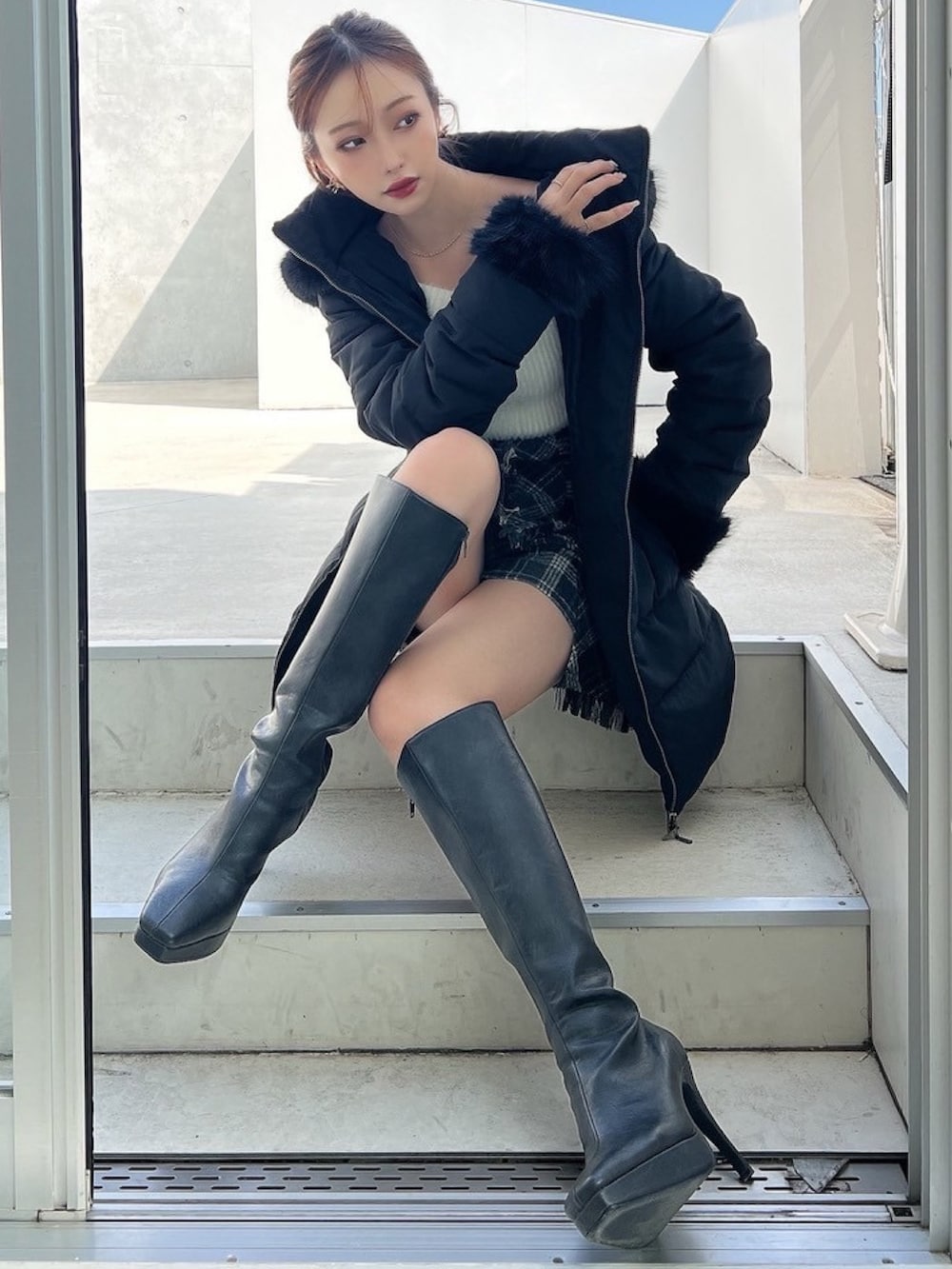 「RESEXXYのフード付きダウンコート（ダウンジャケット/コート、ブラック系）」を使った、ERIKAさん（レディース・157cm）の秋コーディネートの3枚目の写真