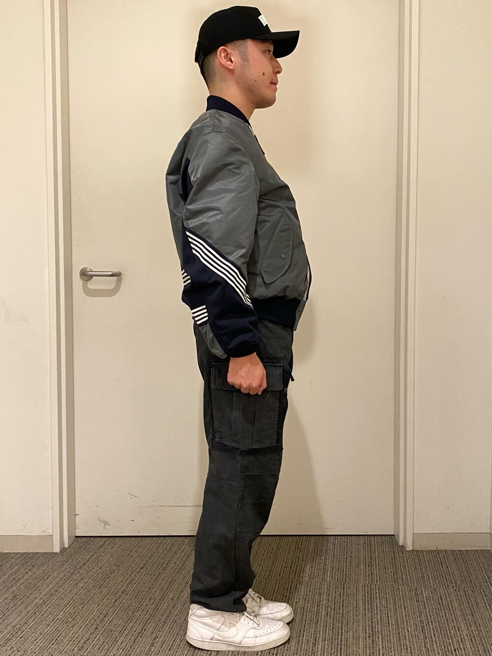 「AVIREX、ootd、メンズファッション、新作、ミリタリー、スポーツ、ストリート、キャップ、MA-1、カーゴパンツ」｜「AVIREXの×NEW ERA 9フォーティー Aフレーム ロゴキャップ アジャスタブル/9 FORTY A-FRAME LOGO CAP（キャップ、ブラック系）」を使った、hryk1998さん（メンズ・167cm）の夏コーディネートの2枚目の写真