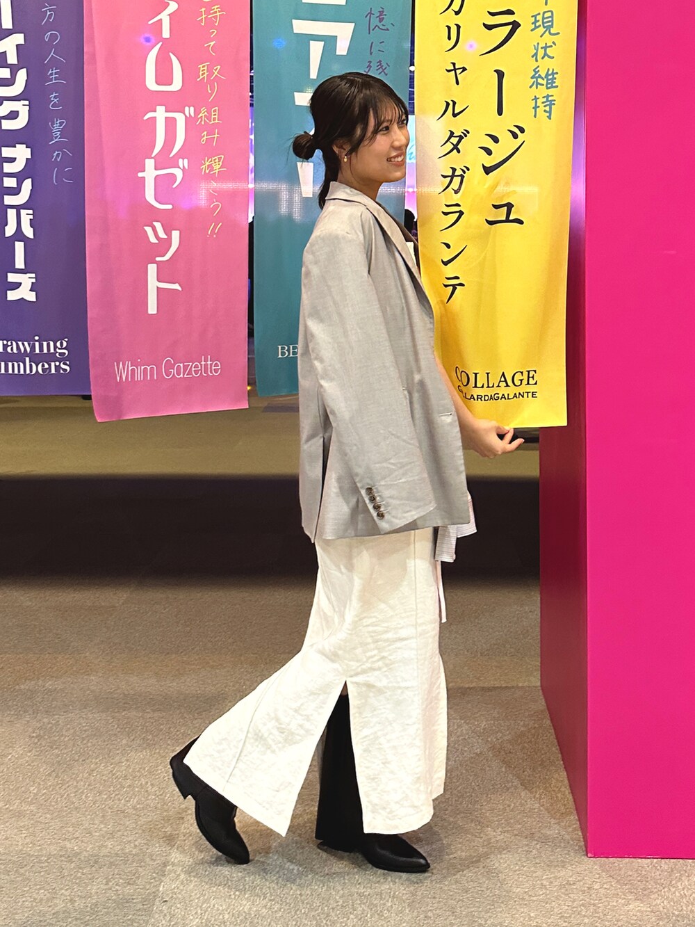 「今日のコーデ、春色、ワンピース、オトナカジュアル、春服コーデ、初春コーデ、オトナ女子」｜「CEPIE.のピンタックスリットキャミワンピース（ワンピース、ホワイト系）」を使った、EBINAさん（骨格ウェーブ・レディース・166cm）の冬コーディネートの2枚目の写真