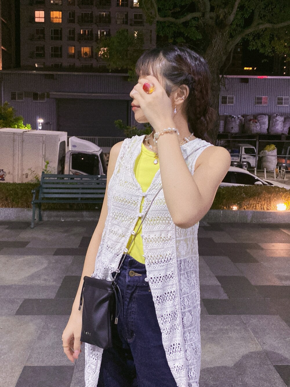 「オトナカジュアル、ゆるコーデ、シンプル、お洒落さんとつながりたい、ラクチンコーデ、カジュアルコーデ、おでかけコーデ、デニムコーデ、いいね、save、フォローお願いします🤑」｜「KBFの2WAYレースジレワンピース（ワンピース、ホワイト系）」を使った、s a y o ♪  さん（レディース・160cm）の秋コーディネートの3枚目の写真