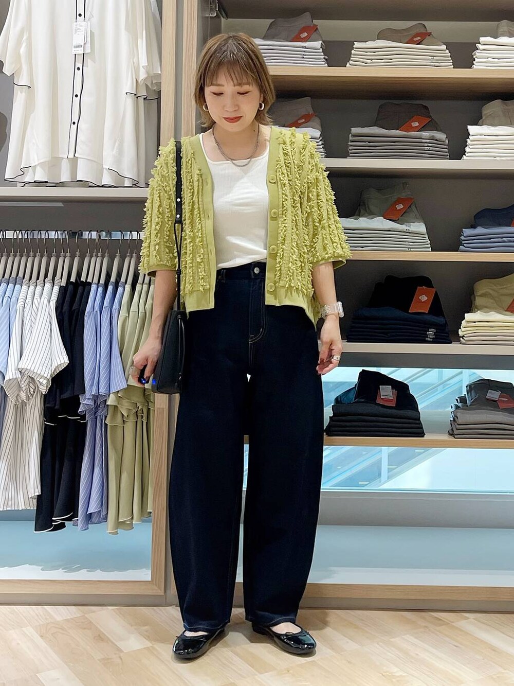 「ベーシック/シンプル、着痩せ・細見え、カジュアル、GLOBAL WORK、GOOD DENIM_GLOBAL WORK」｜「niko and...のオリジナル　アップルウォッチベルト（スマホグッズ、その他）」を使った、kusuko1103さん（レディース・163cm）の春コーディネートの4枚目の写真
