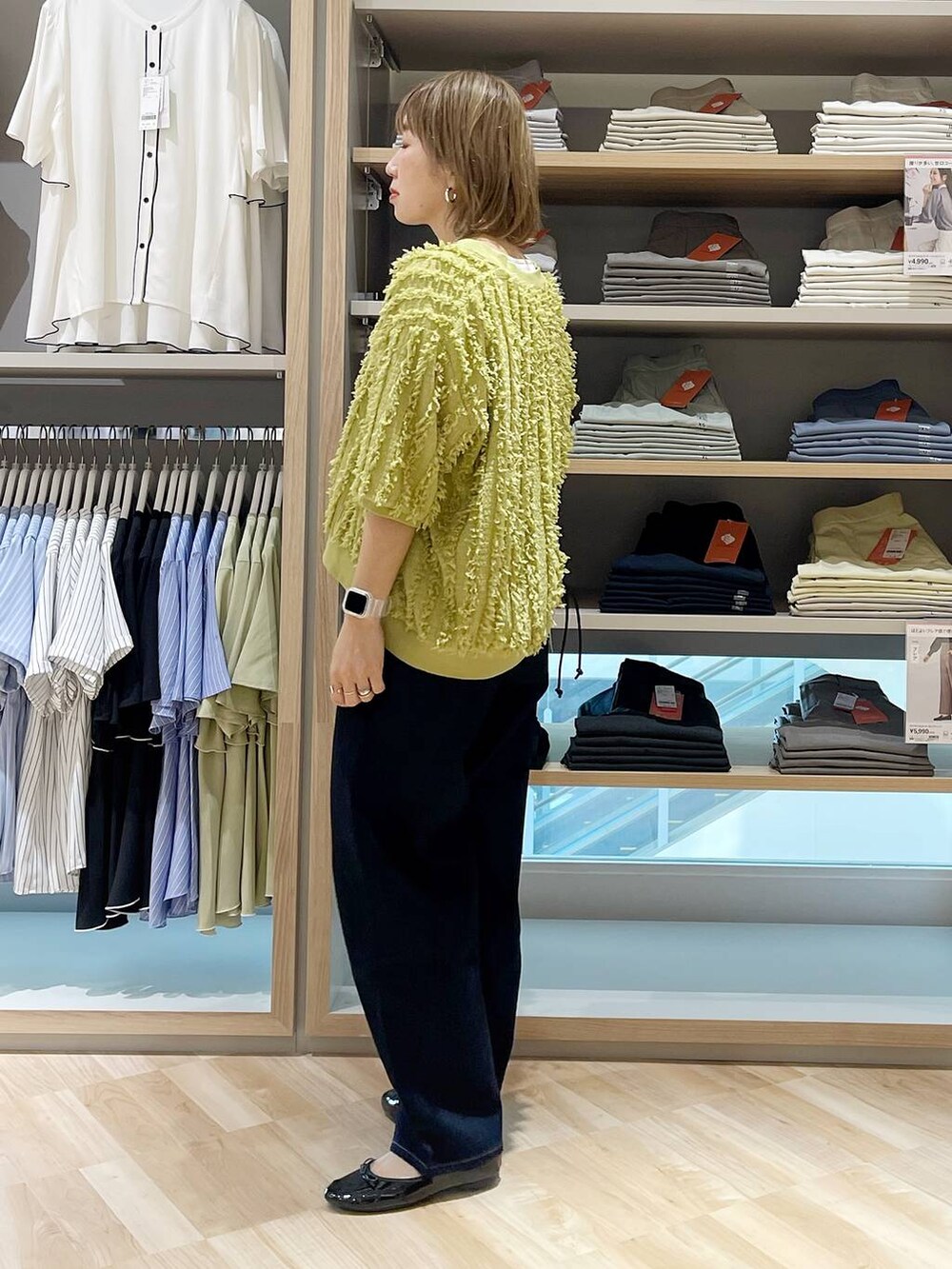 「ベーシック/シンプル、着痩せ・細見え、カジュアル、GLOBAL WORK、GOOD DENIM_GLOBAL WORK」｜「niko and...のオリジナル　アップルウォッチベルト（スマホグッズ、その他）」を使った、kusuko1103さん（レディース・163cm）の春コーディネートの2枚目の写真