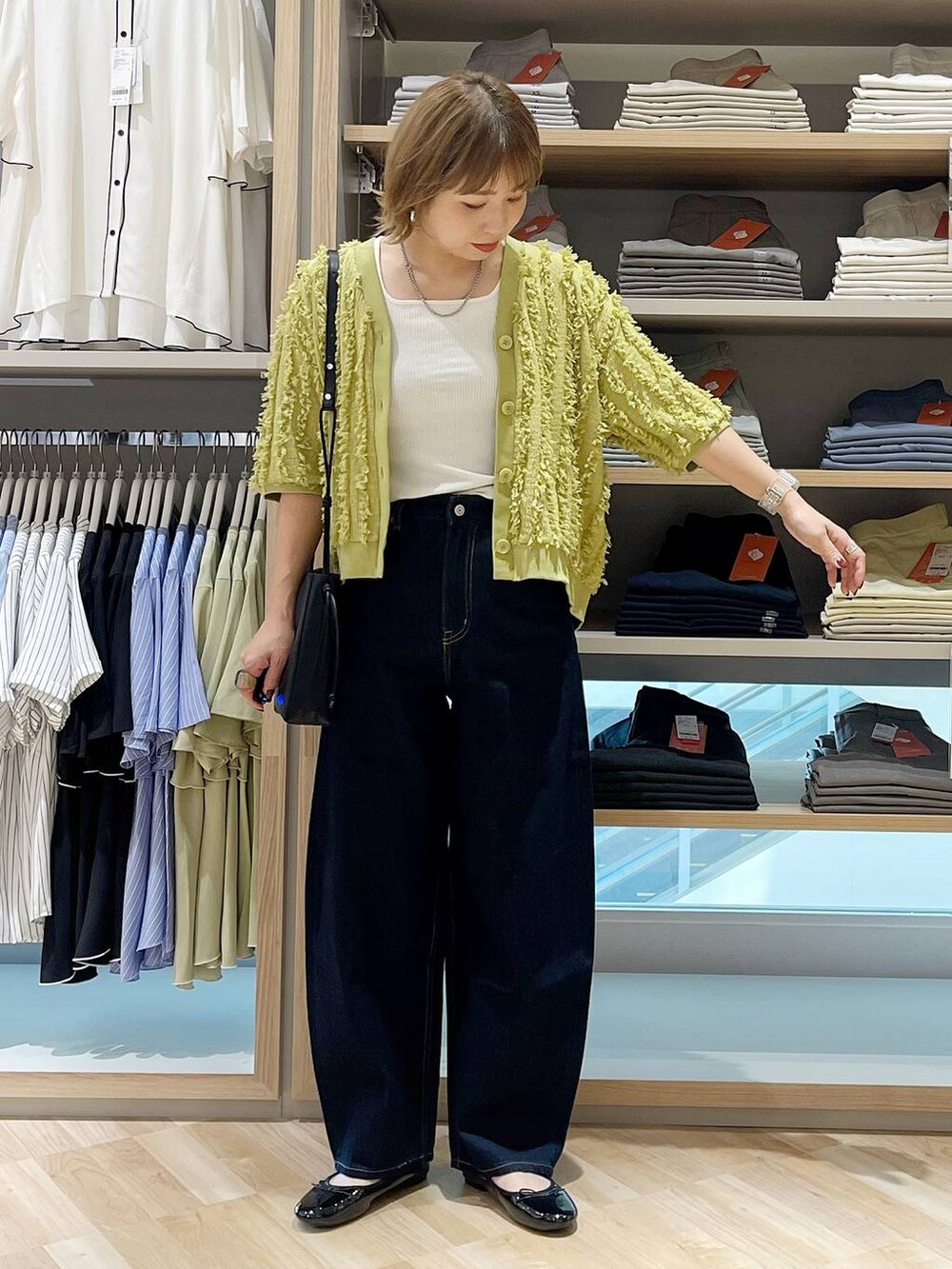 「ベーシック/シンプル、着痩せ・細見え、カジュアル、GLOBAL WORK、GOOD DENIM_GLOBAL WORK」｜「niko and...のオリジナル　アップルウォッチベルト（スマホグッズ、その他）」を使った、kusuko1103さん（レディース・163cm）の春コーディネートの5枚目の写真