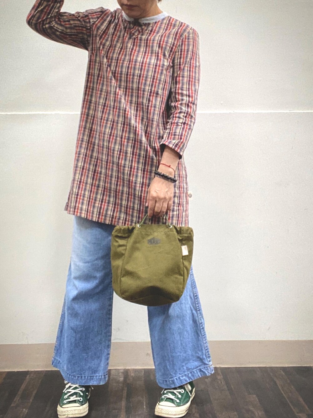 「fennicaのアイテム（トートバッグ、グリーン系）」を使った、yukichen3388さん（レディース・155cm）の秋コーディネートの2枚目の写真