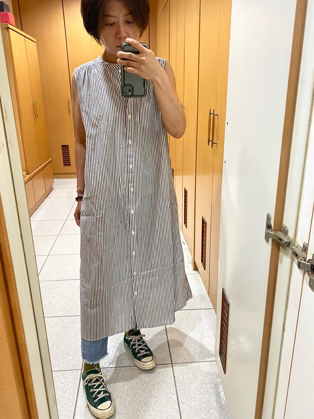 「UNIQLOのアイテム（チュニック、グレー系）」を使った、yukichen3388さん（レディース・155cm）の夏コーディネートの2枚目の写真