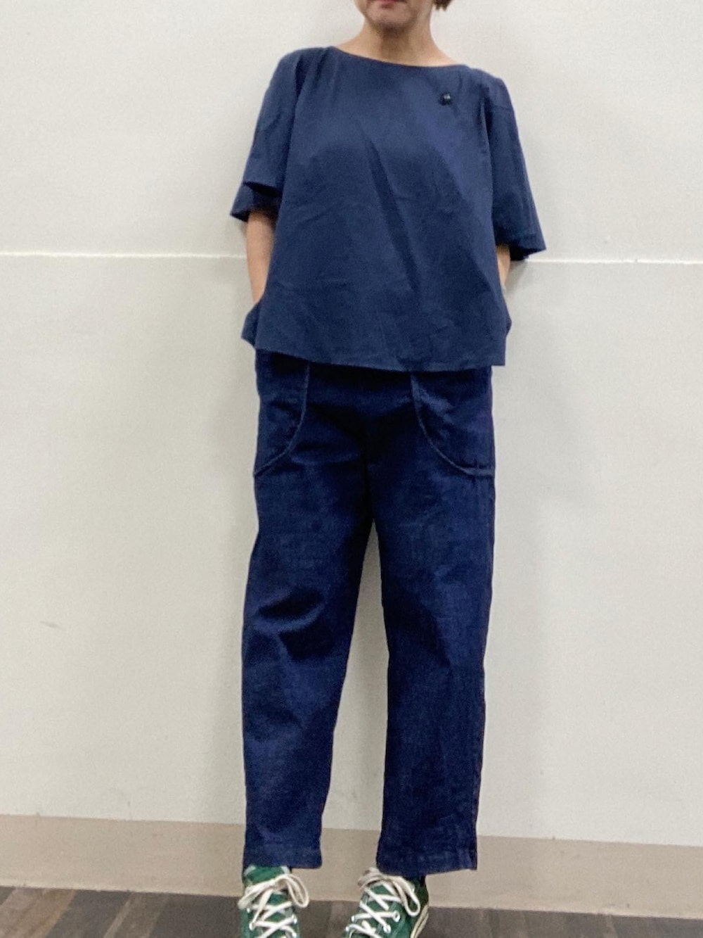 「CONVERSEのアイテム（スニーカー、グリーン系）」を使った、yukichen3388さん（レディース・155cm）の秋コーディネートの2枚目の写真