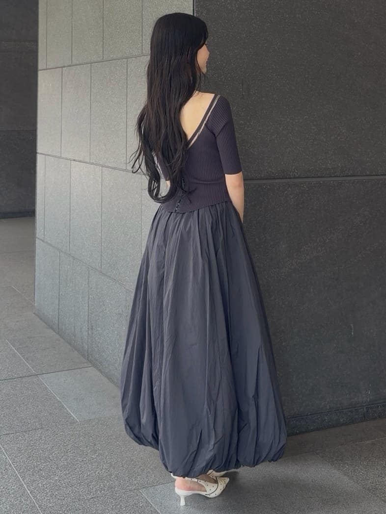 その他のパンプスを着用したレディースの春コーディネートの3枚目の写真