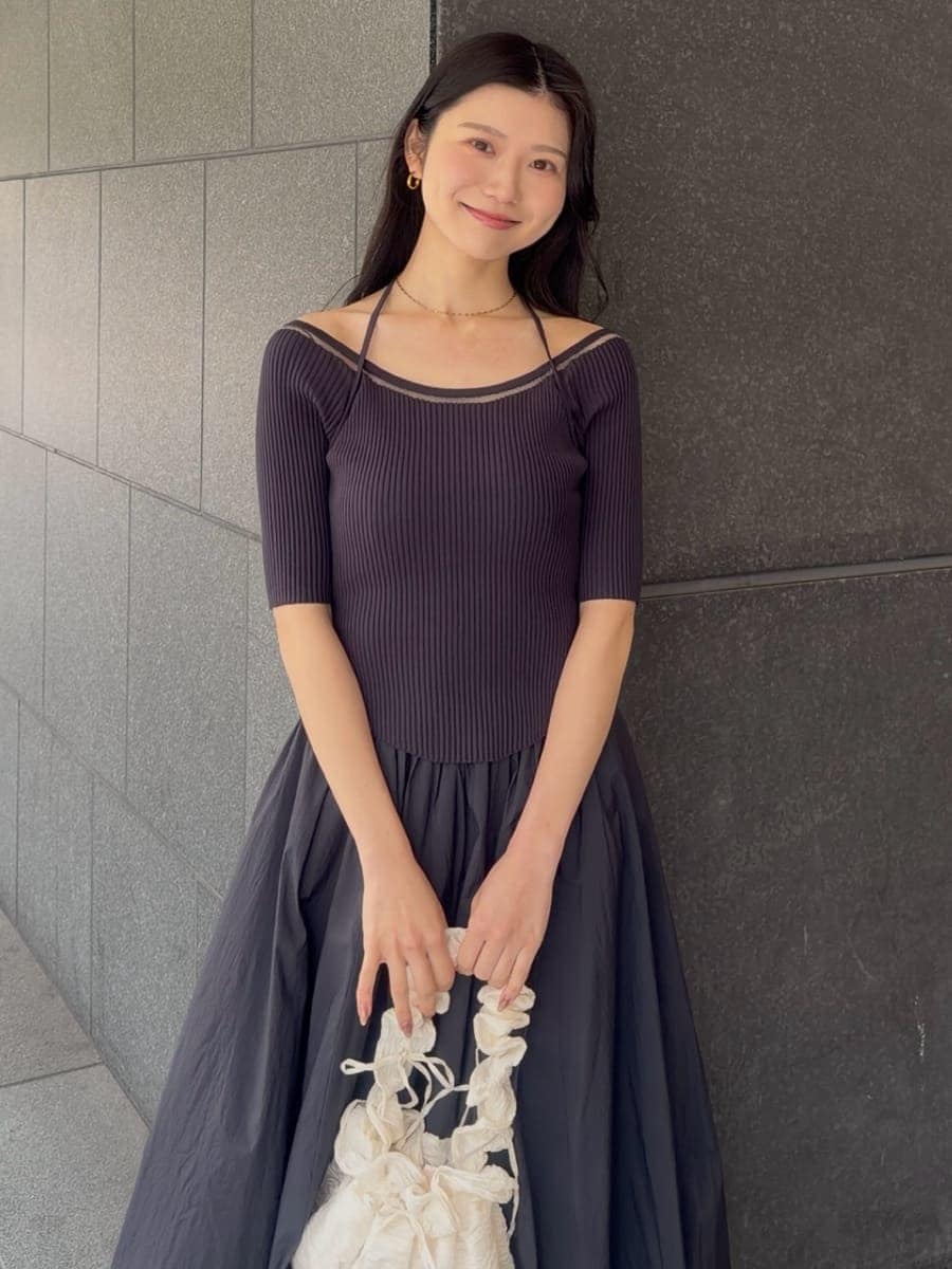 その他のパンプスを着用したレディースの春コーディネートの4枚目の写真