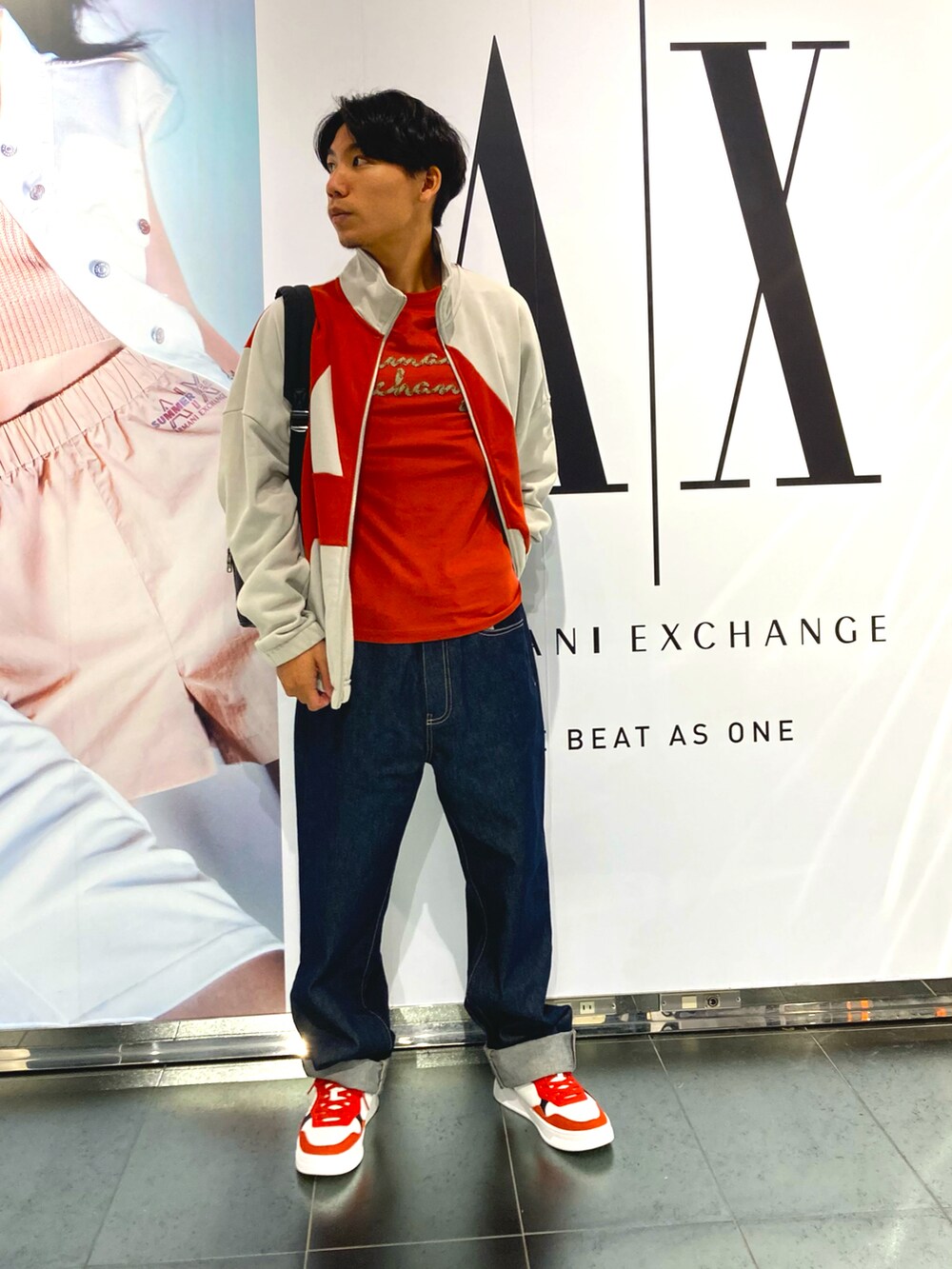 「カジュアルコーデ、Tシャツ、メンズファッション、armaniexchange、AXchanger、AXchange、Armani Exchange」｜「ARMANI EXCHANGEの【A|X アルマーニ エクスチェンジ】ビッグAXロゴ　ジップアップスウェット（パーカー、ホワイト系）」を使った、shupeiさん（メンズ・170cm）の夏コーディネートの2枚目の写真