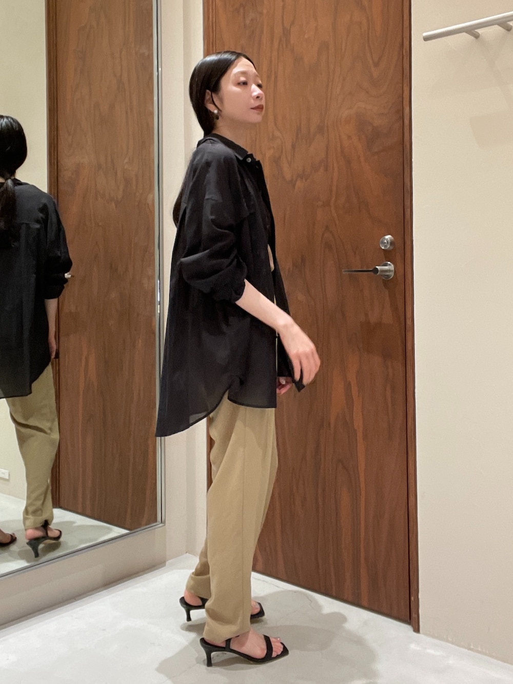 「GALLARDAGALANTEの【-3kg見えパンツ】【リニューアル！】ジャージーテーパードパンツ（その他パンツ、ベージュ系）」を使った、gg_chisatoooさん（レディース・152cm）の夏コーディネートの2枚目の写真