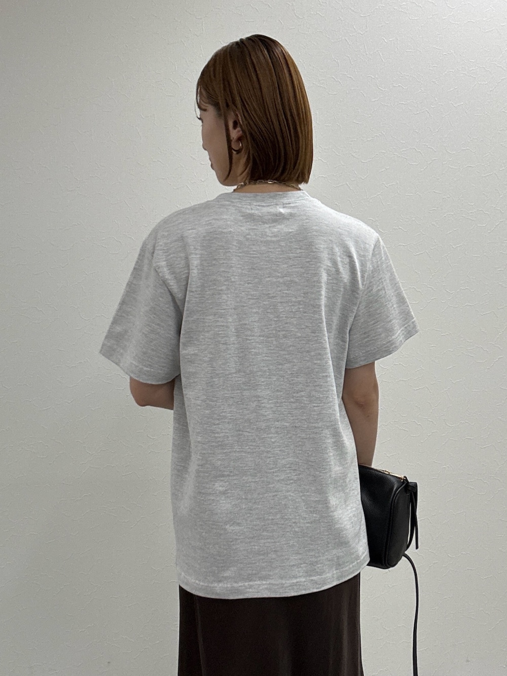 「シンプルスタイル、おでかけコーデ、お出かけコーデ、ラクチンコーデ、オトナカジュアル、キレイめカジュアル、夏服コーデ、Tシャツ、Tシャツコーデ、ナロースカート、スカート、スカートスタイル、スカートコーデ、ロングスカート、ブラウン」｜「NOLLEY’Sの【grace grace/グラスグラス】コインネックレス（ネックレス、ゴールド系）」を使った、sakina さん（骨格ナチュラル・レディース・158cm）の夏コーディネートの7枚目の写真
