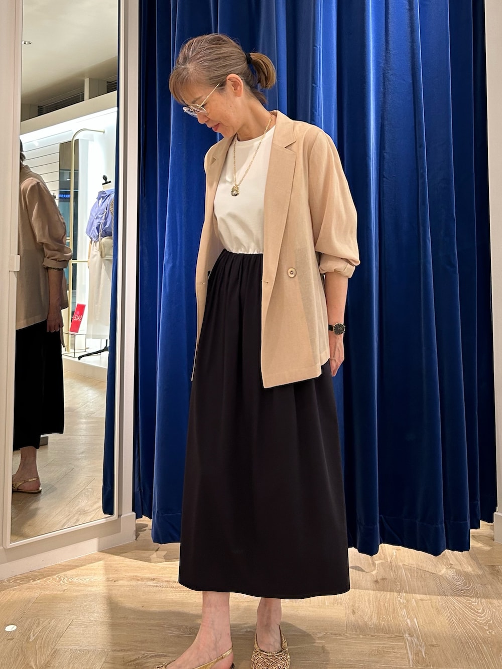 「おでかけコーデ、きれいめコーデ、シアートップス、お仕事コーデ、ワンピース、ノースリーブワンピース、ジャケット、ジャケットスタイル、50代ファッション、50代コーデ、アラフィフ」｜「NOLLEY’Sの撥水UVカットドッキングワンピース（ワンピース、ブラック系）」を使った、umezawa_nolさん（レディース・167cm）の夏コーディネートの3枚目の写真