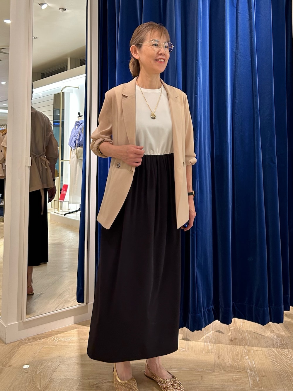「おでかけコーデ、きれいめコーデ、シアートップス、お仕事コーデ、ワンピース、ノースリーブワンピース、ジャケット、ジャケットスタイル、50代ファッション、50代コーデ、アラフィフ」｜「NOLLEY’Sの撥水UVカットドッキングワンピース（ワンピース、ブラック系）」を使った、umezawa_nolさん（レディース・167cm）の夏コーディネートの4枚目の写真