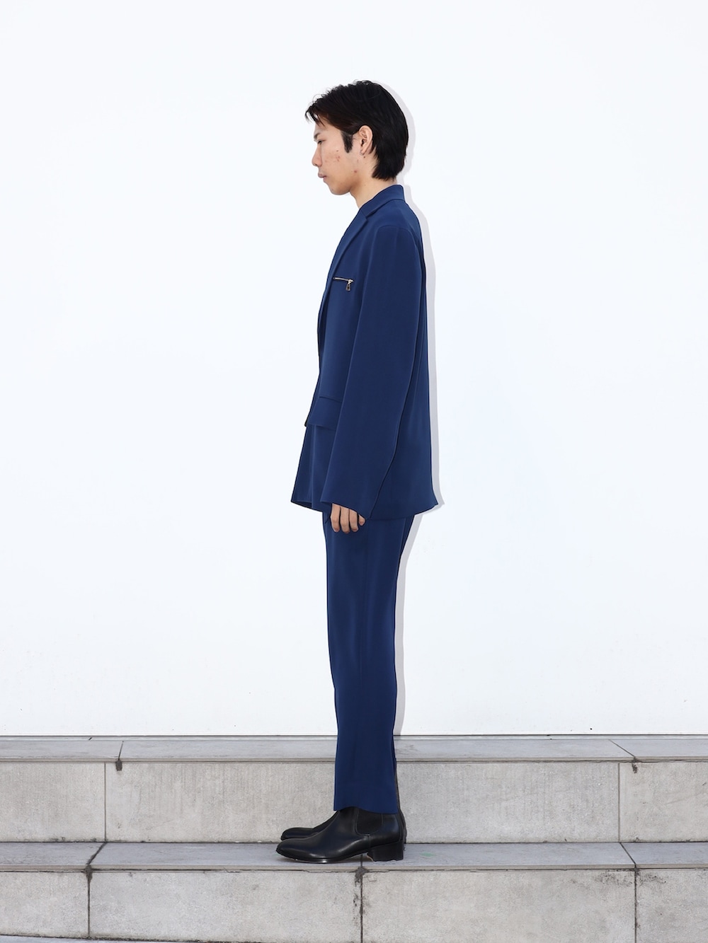 「セットアップ、春コーデ、綺麗目」｜「CULLNIのEX.TAPERD PANTS（スラックス、ブルー系）」を使った、cionさん（メンズ・175cm）の冬コーディネートの2枚目の写真