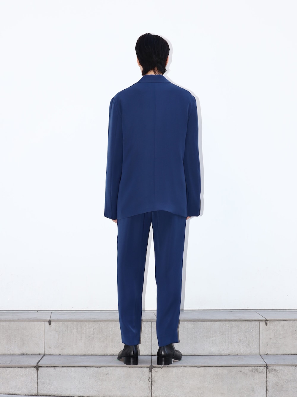 「セットアップ、春コーデ、綺麗目」｜「CULLNIのEX.TAPERD PANTS（スラックス、ブルー系）」を使った、cionさん（メンズ・175cm）の冬コーディネートの3枚目の写真
