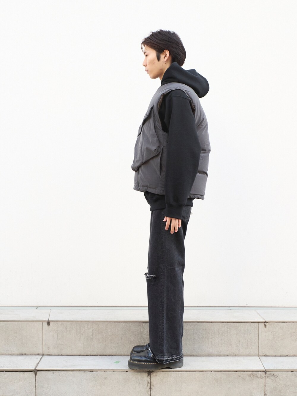 「ダウンベスト、冬コーデ、ベスト、24ssトレンド」｜「JiedaのPUFFER VEST（ダウンベスト、ブラック系）」を使った、cionさん（メンズ・175cm）の冬コーディネートの3枚目の写真