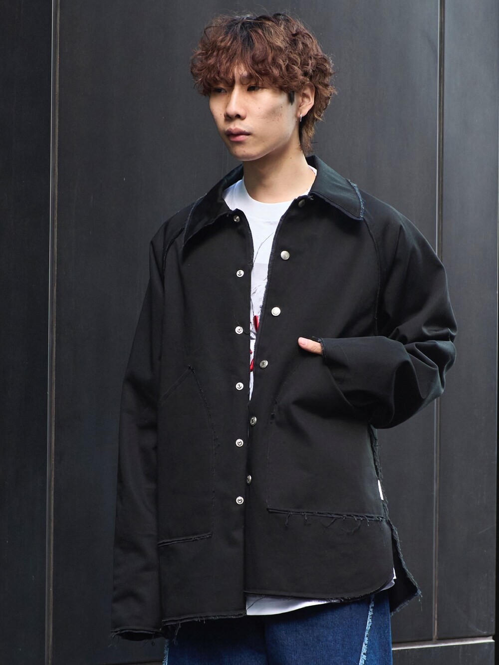 「24ssトレンド、デニムジャケット、メンズファッション」｜「NEONSIGNのInside Out Drill Jackets（ブルゾン、ブラック系）」を使った、cionさん（メンズ・175cm）の冬コーディネートの6枚目の写真