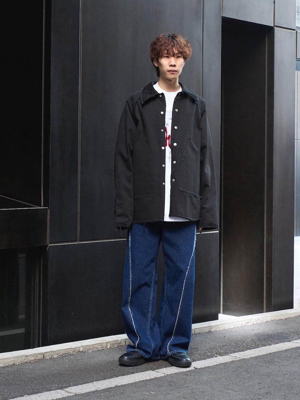 「24ssトレンド、デニムジャケット、メンズファッション」｜「NEONSIGNのInside Out Drill Jackets（ブルゾン、ブラック系）」を使った、cionさん（メンズ・175cm）の冬コーディネートの2枚目の写真