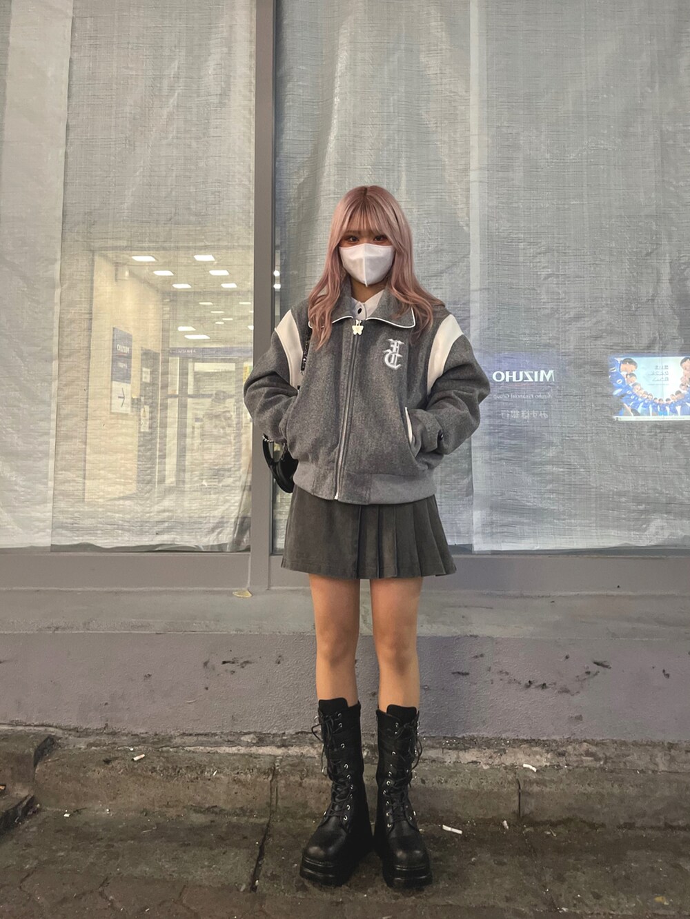「秋のコーデ、ootd、韓国ファッション、韓国ブランド、韓国コーデ、nastyfancyclub、shein、厚底ブーツ、ロングブーツ、未来のWEARISTAプロジェクト」｜「FANCY CLUBのアイテム（ジャケット/アウター、グレー系）」を使った、𝐀𝐦𝐢𝐤𝐚さん（レディース・148cm）の秋コーディネートの2枚目の写真