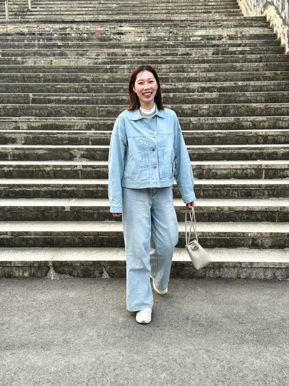 「デニムジャケット、デニム」｜「Jena espace merveilleuxのデニムタックジャケット（デニムジャケット、ブルー系）」を使った、jenachikaさん（骨格ウェーブ・レディース・166cm）の冬コーディネートの2枚目の写真