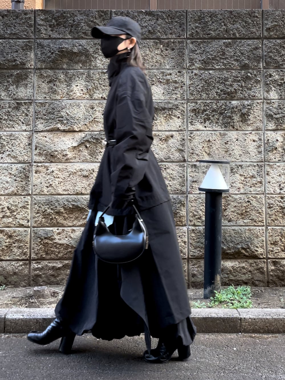 「大人女子、シンプル、レイヤードスタイル、キレイめ、低身長コーデ、モード、adrer、ADRER」｜「ADRERの7 way coat（トレンチコート、ブラック系）」を使った、お魚パラダイスさん（レディース・158cm）の冬コーディネートの2枚目の写真