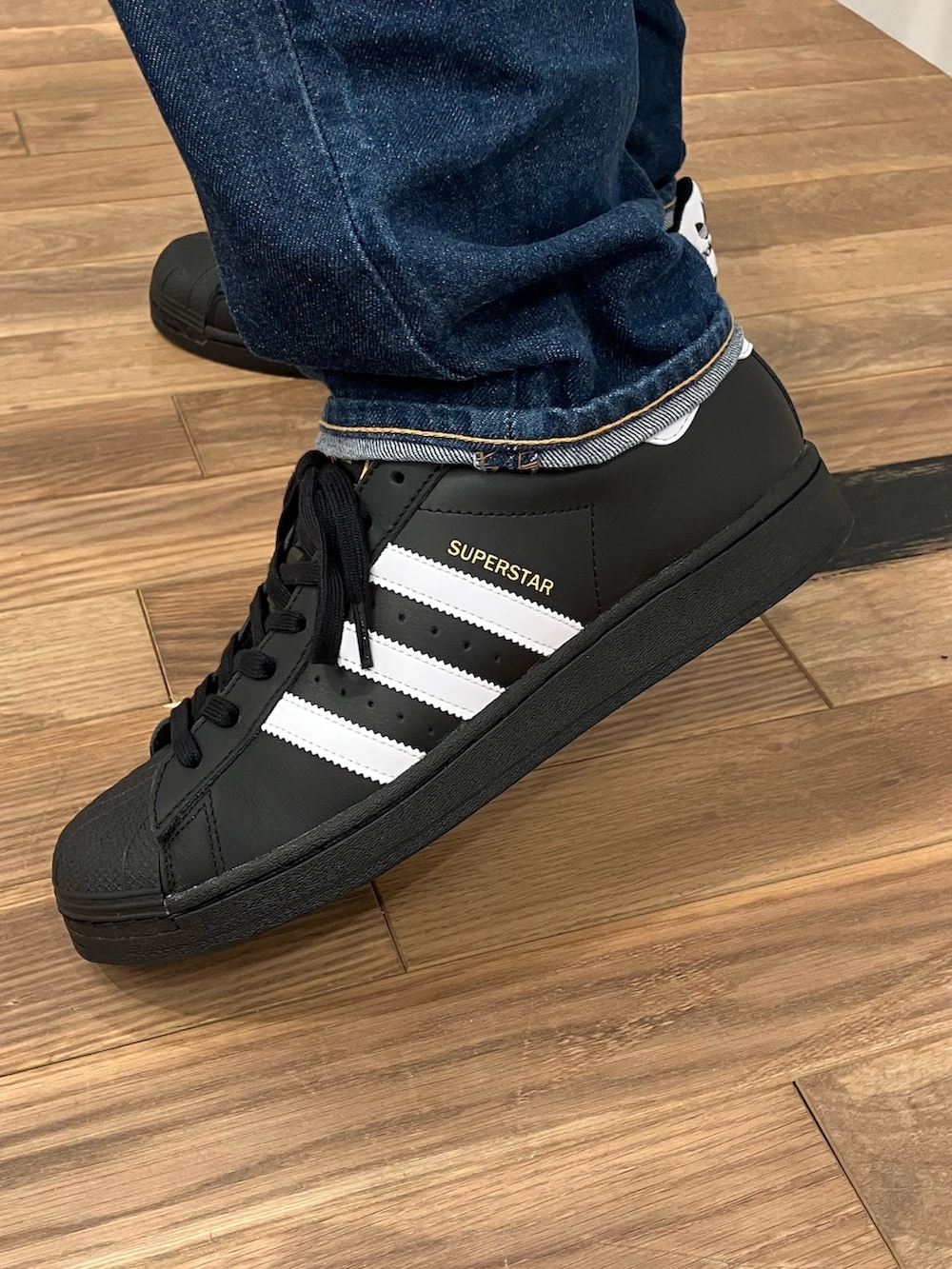 アディダス オリジナルス プレミアム フェイクレザー ファイヤーバード