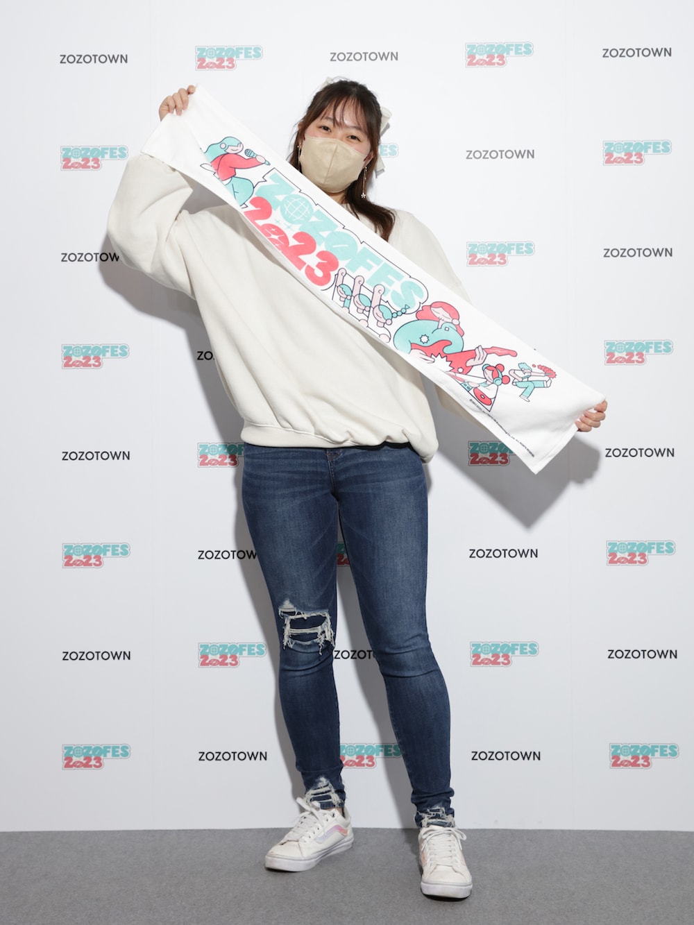 「ZOZOFES、ZOZOFES2023、フェススタイル」｜「no brandのアイテム（トップス、ホワイト系）」を使った、ZOZOFES公式さん（レディース・50cm）の春コーディネートの2枚目の写真