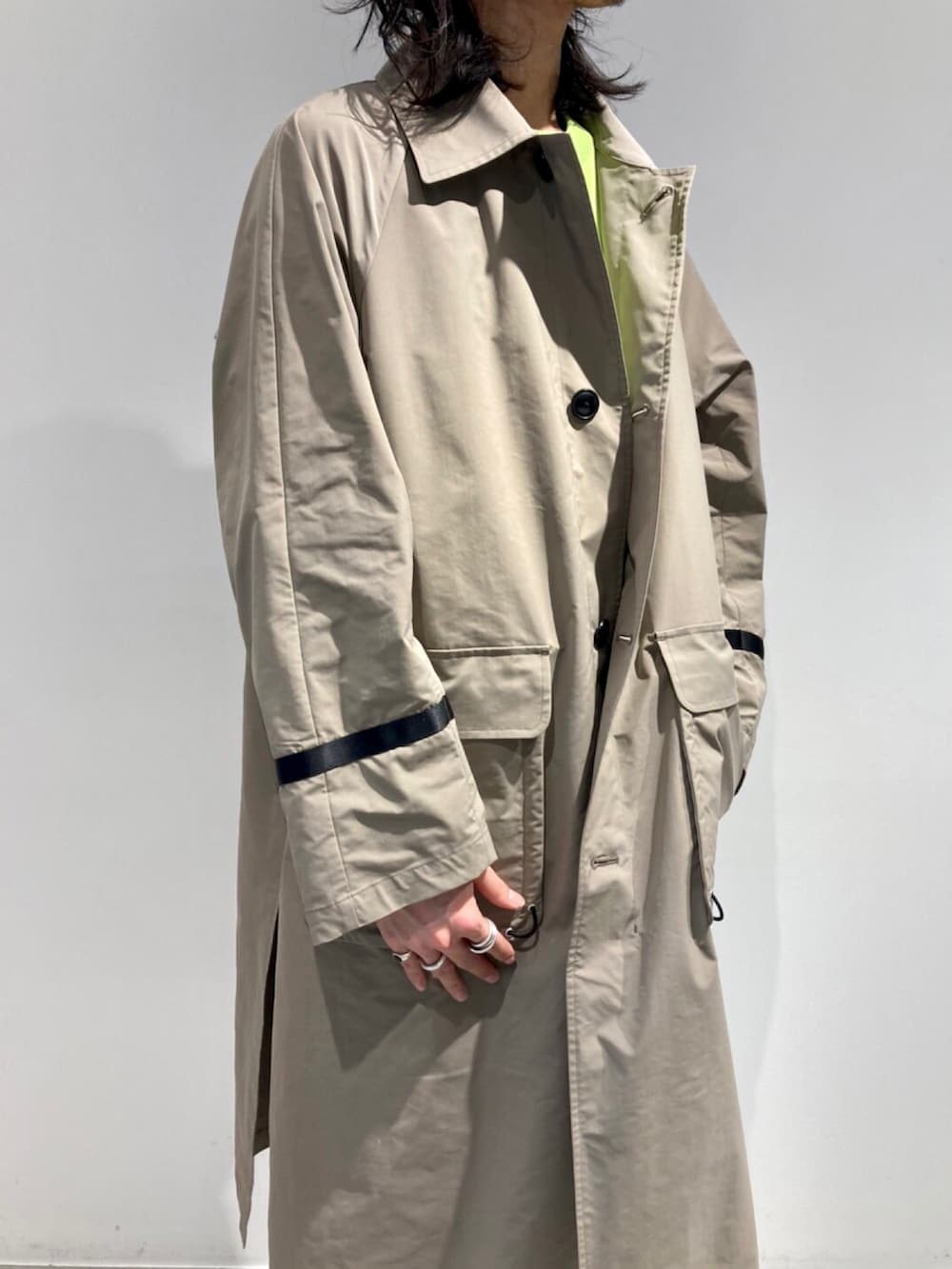 「ニット、グラデーション、春アウター、春ニット、春コーデ、footstockoriginals、ファイヤーマンコート」｜「LOVELESSのアイテム（その他パンツ、グリーン系）」を使った、Kiyoさん（メンズ・173cm）の冬コーディネートの2枚目の写真