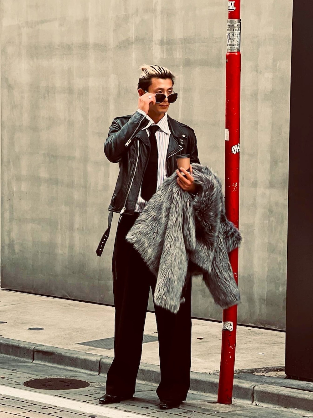 「#モードクラシック、#outfit」｜「zara メゾンスペシャルのアイテム（スラックス、ブラック系）」を使った、manayakojima0092さん（メンズ・176cm）の春コーディネートの2枚目の写真