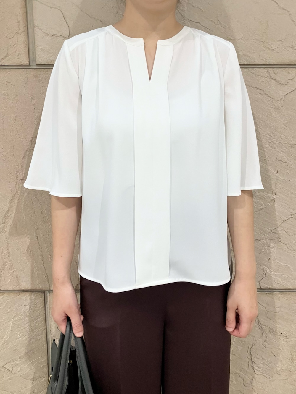 「レディースファッション、夏コーデ、ootd、オトナカジュアル、オトナ女子、きれいめカジュアル」｜「URBAN RESEARCH ROSSO WOMENのウォッシャブルフレアスリーブタックブラウス（シャツ/ブラウス、ホワイト系）」を使った、umediaさん（レディース・164cm）の夏コーディネートの4枚目の写真