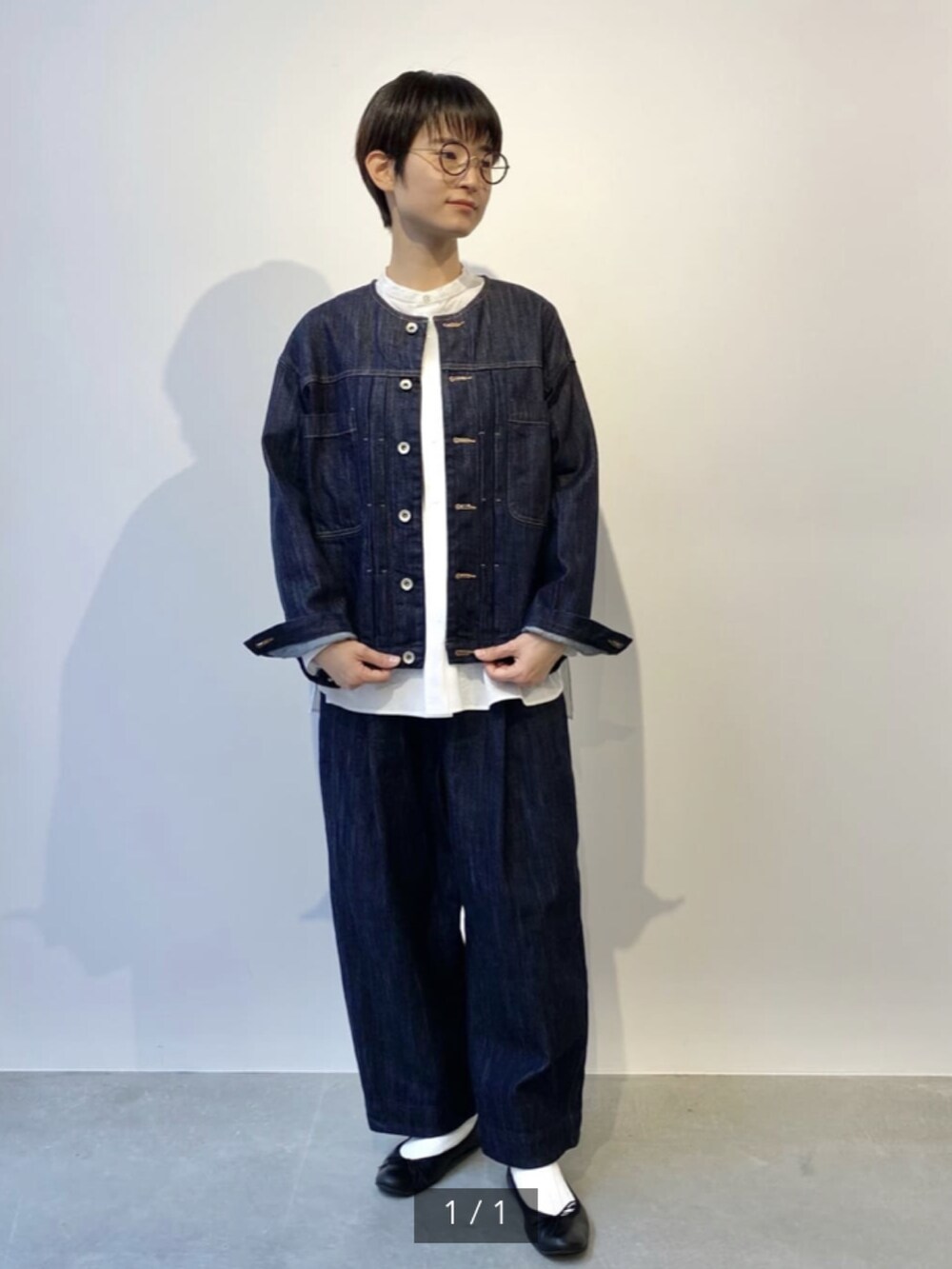 「yuniの△cotton denim ノーカラー ブルゾン（デニムジャケット、ブルー系）」を使った、ねねこさん（レディース・161cm）の冬コーディネートの4枚目の写真