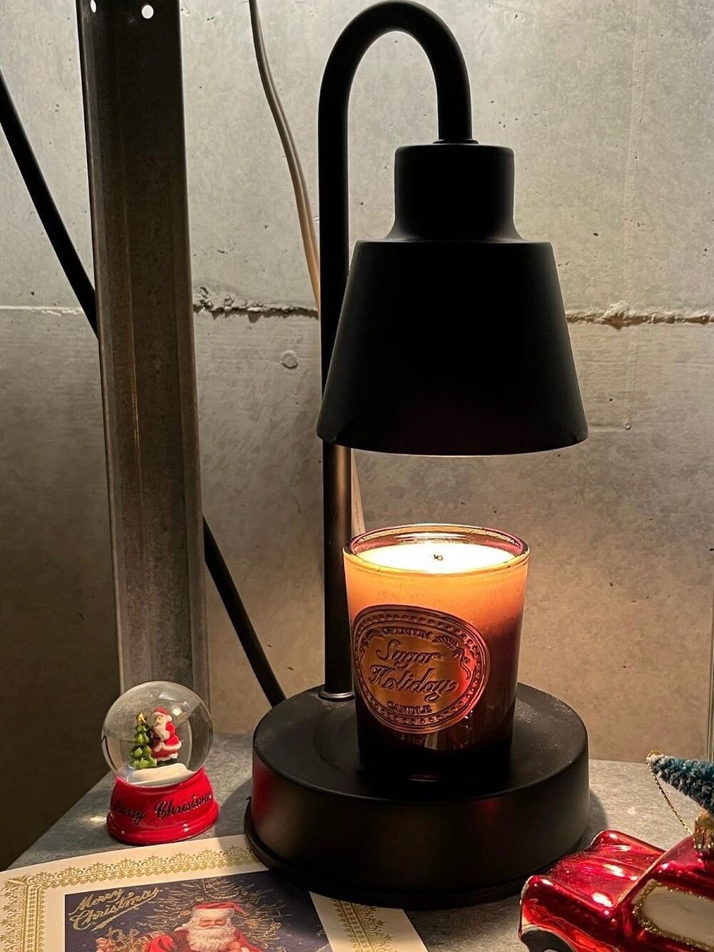 その他のキャンドル、その他のインテリア雑貨を着用したメンズの冬コーディネートの2枚目の写真