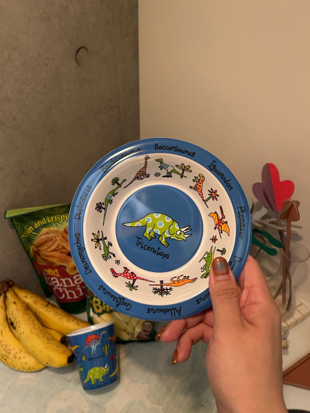 ブルー系の食器、ブルー系のグラス/マグカップ/タンブラーを着用したメンズの夏コーディネートの2枚目の写真