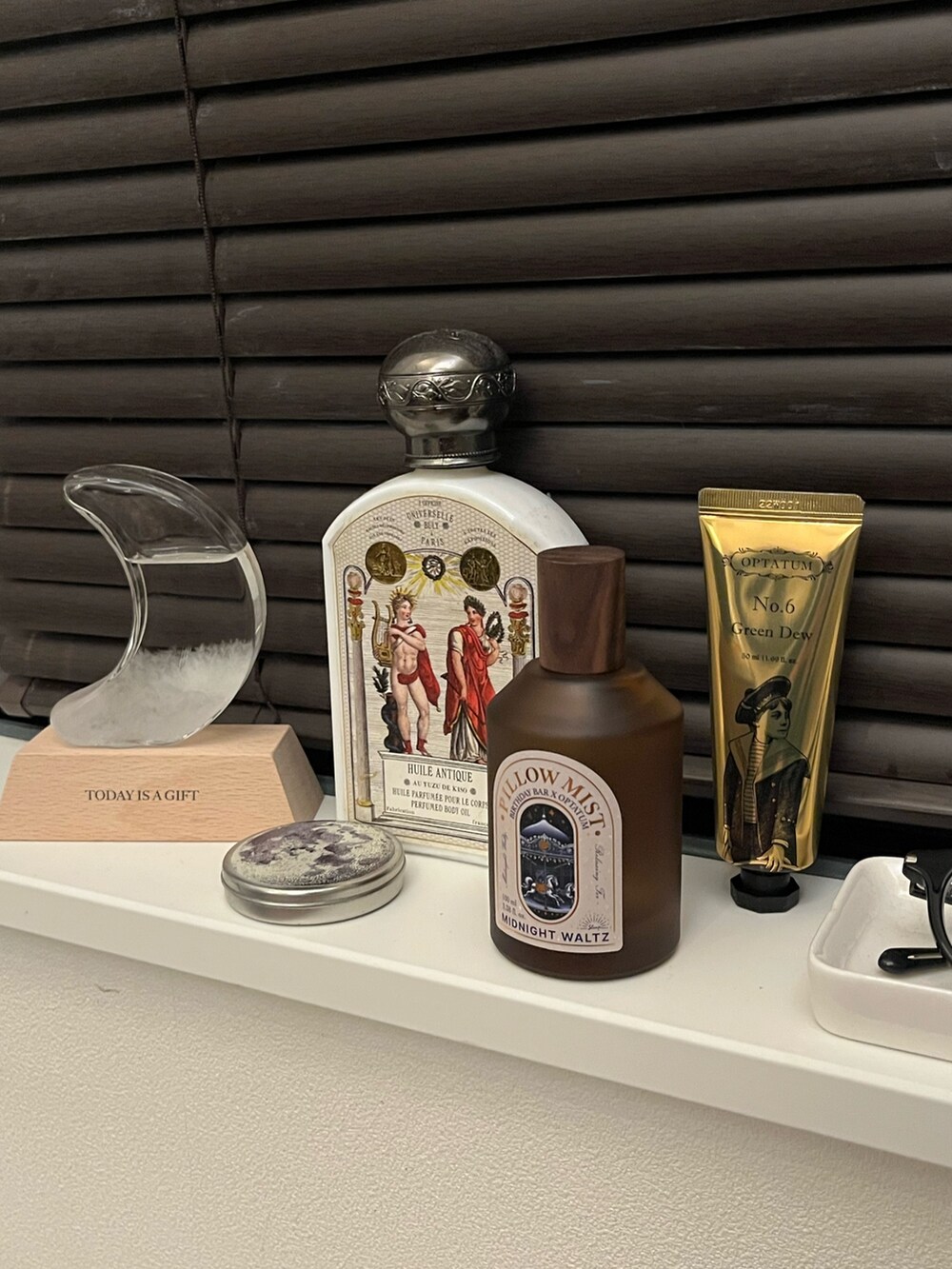 その他のボディケアキット/ギフトセットを着用したメンズの冬コーディネートの2枚目の写真