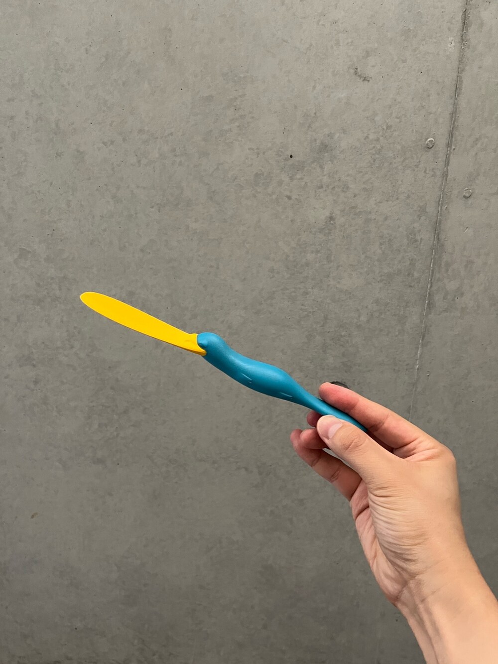 ブルー系のキッチンツールを着用したメンズの秋コーディネートの2枚目の写真