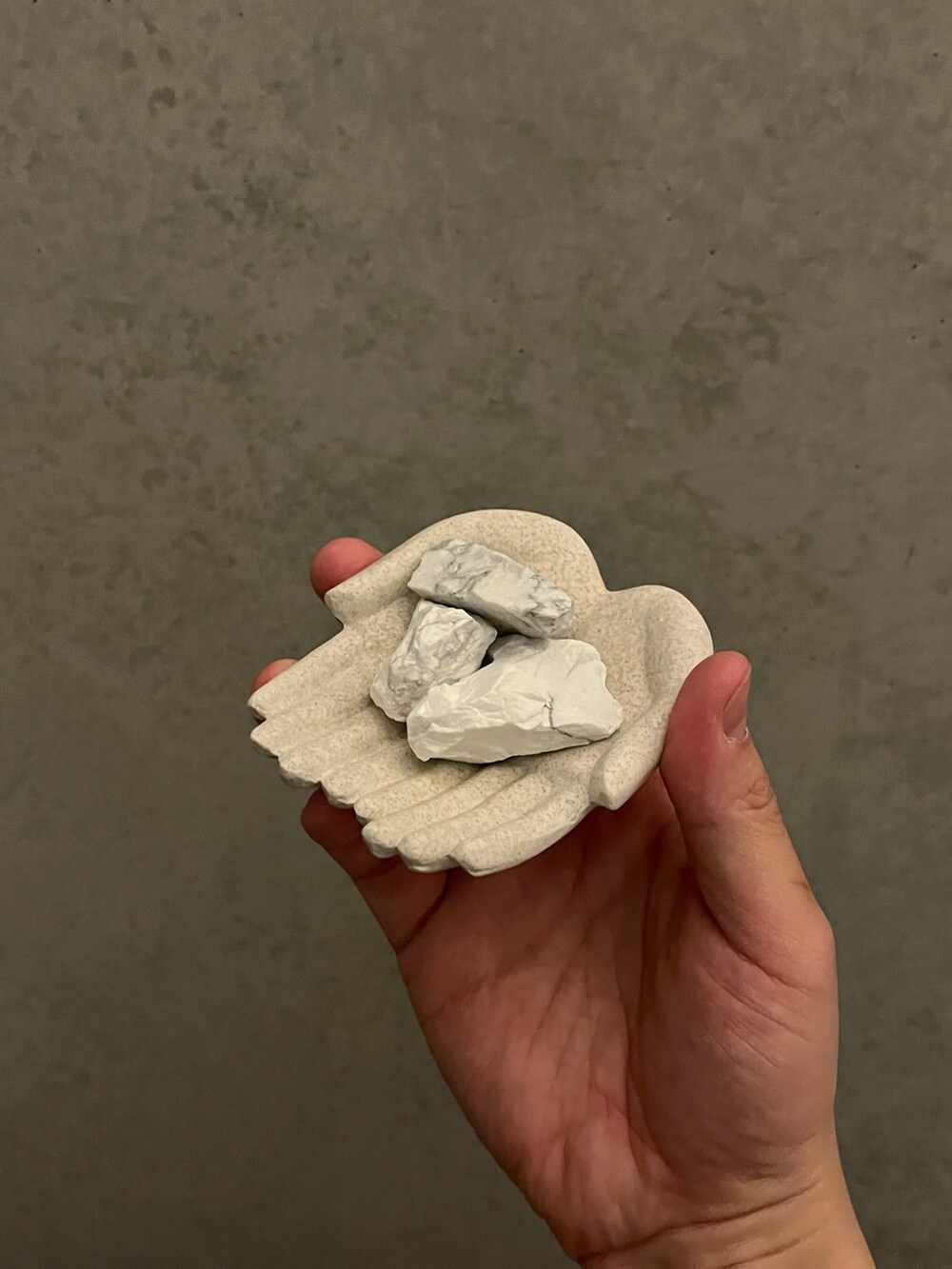 ホワイト系のルームフレグランス/お香、その他のインテリア雑貨、その他のルームフレグランス/お香を着用したメンズの冬コーディネートの3枚目の写真