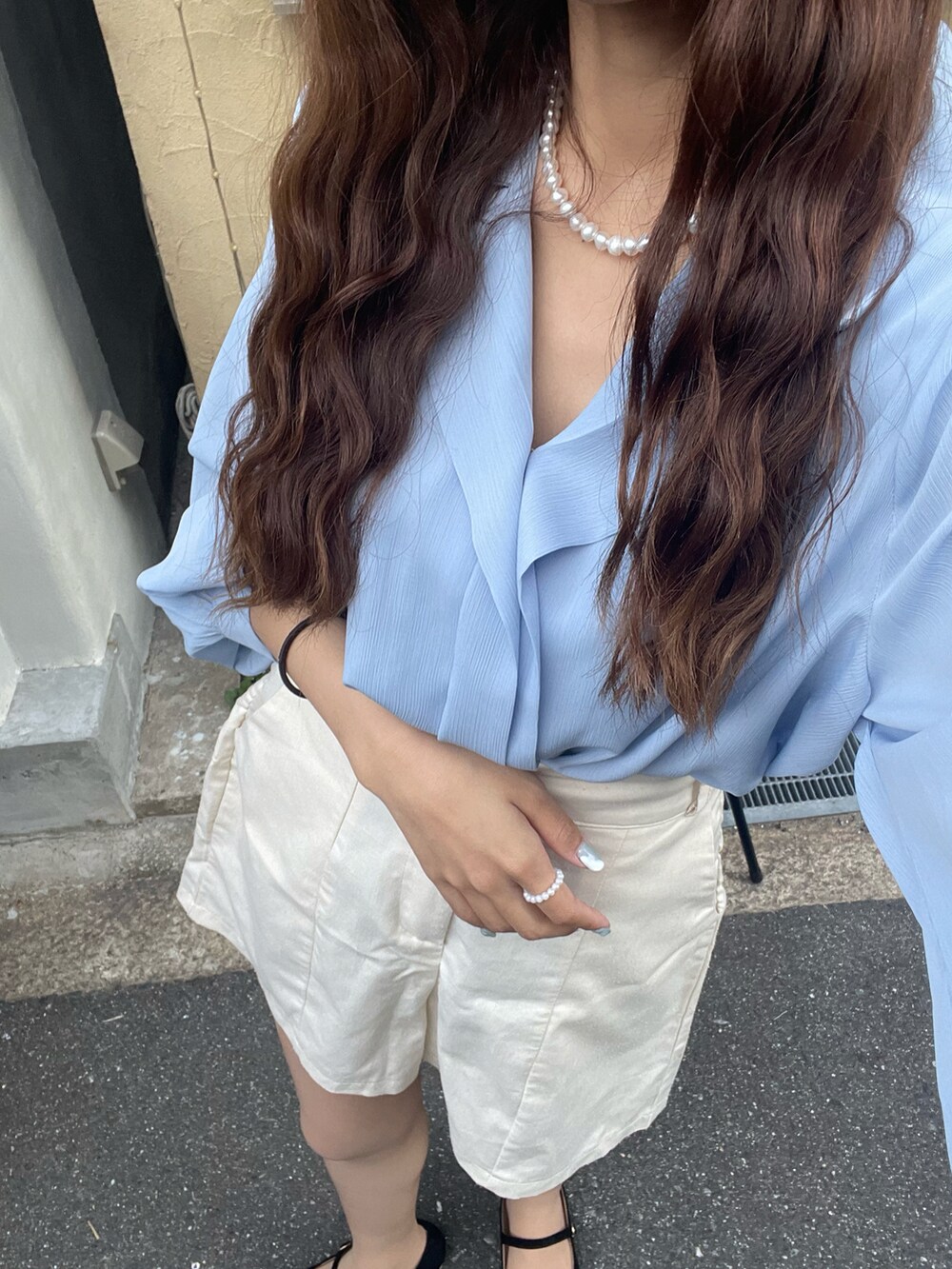 「お出かけコーデ日記、大人コーデ、ゆったりコーデ、休日スタイル、ブルー、カラーコーデ、お洒落さんとつながりたい、リネン、韓国ファッション、低身長コーデ、いいね、save、フォローお願いします🤑」｜「HOTPINGのアイテム（シャツ/ブラウス、ブルー系）」を使った、　　　𝘆𝘂𝘂さん（レディース・152cm）の春コーディネートの2枚目の写真