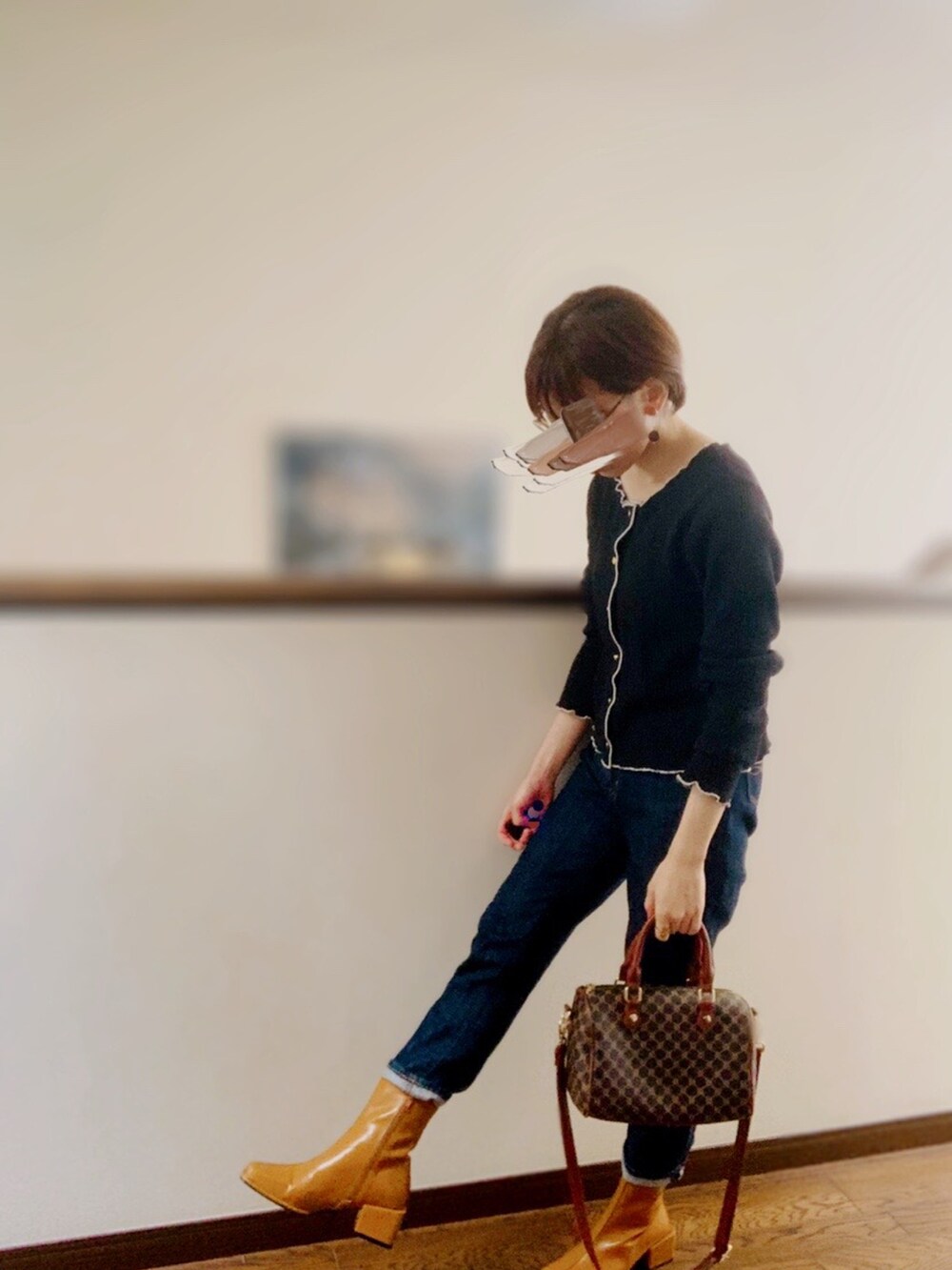 「大人カジュアル、秋服コーデ、オトナ女子、ブーツ、シンプル、キレイめ、ショートヘア、カーディガン、低身長、着回しコーデ」｜「NEUNAのワッフルメローカーディガントップス（カーディガン/ボレロ、ブラック系）」を使った、ふじ\( Ö )/     さん（レディース・153cm）の秋コーディネートの2枚目の写真