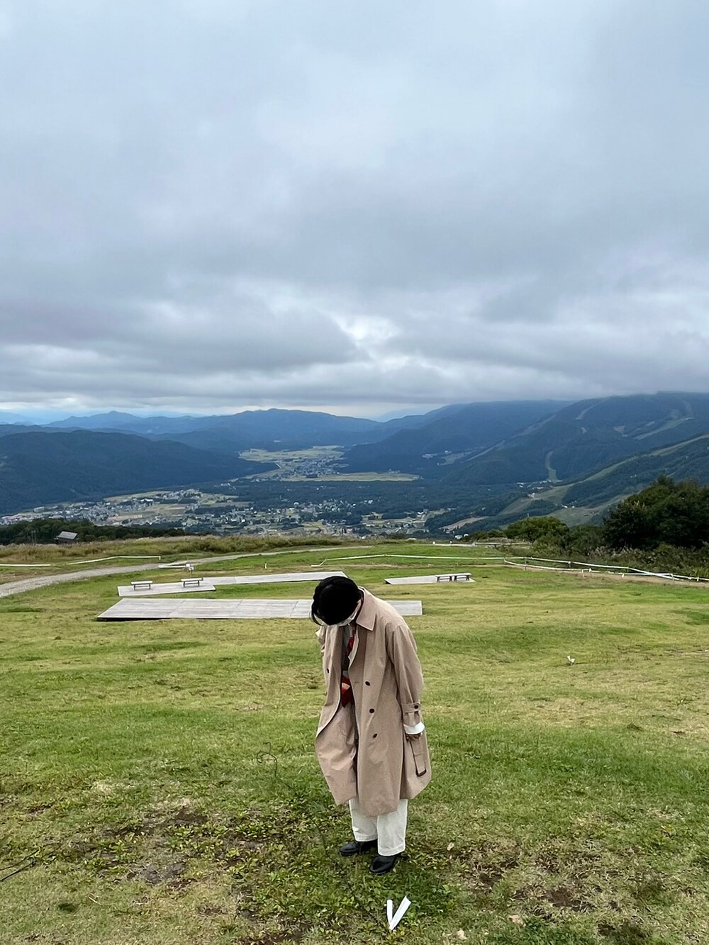 「休日スタイル、おしゃれさんと繋がりたい、秋服準備はじめました、秋🍁コーデ、ootd、大人コーデ、きれいめ、秋、ユニクロ、トレンチコート、休日コーデ」｜「UNIQLOのアイテム（トレンチコート、ベージュ系）」を使った、yi.さん（メンズ・174cm）の秋コーディネートの2枚目の写真