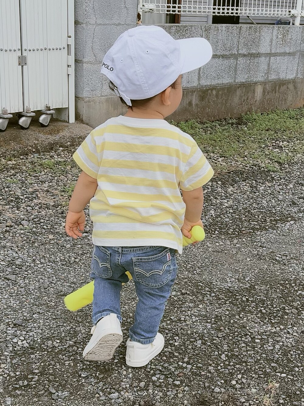 「キッズコーデ、キャップ、ボーダー、デニム、デニムパンツ、男の子、1歳5ヶ月、カジュアルコーデ、夏だ！Tシャツ着よう！、ベビーファッション」｜「POLO RALPH LAURENのアイテム（キャップ、ホワイト系）」を使った、marutomoさん（キッズ・80cm）の夏コーディネートの2枚目の写真