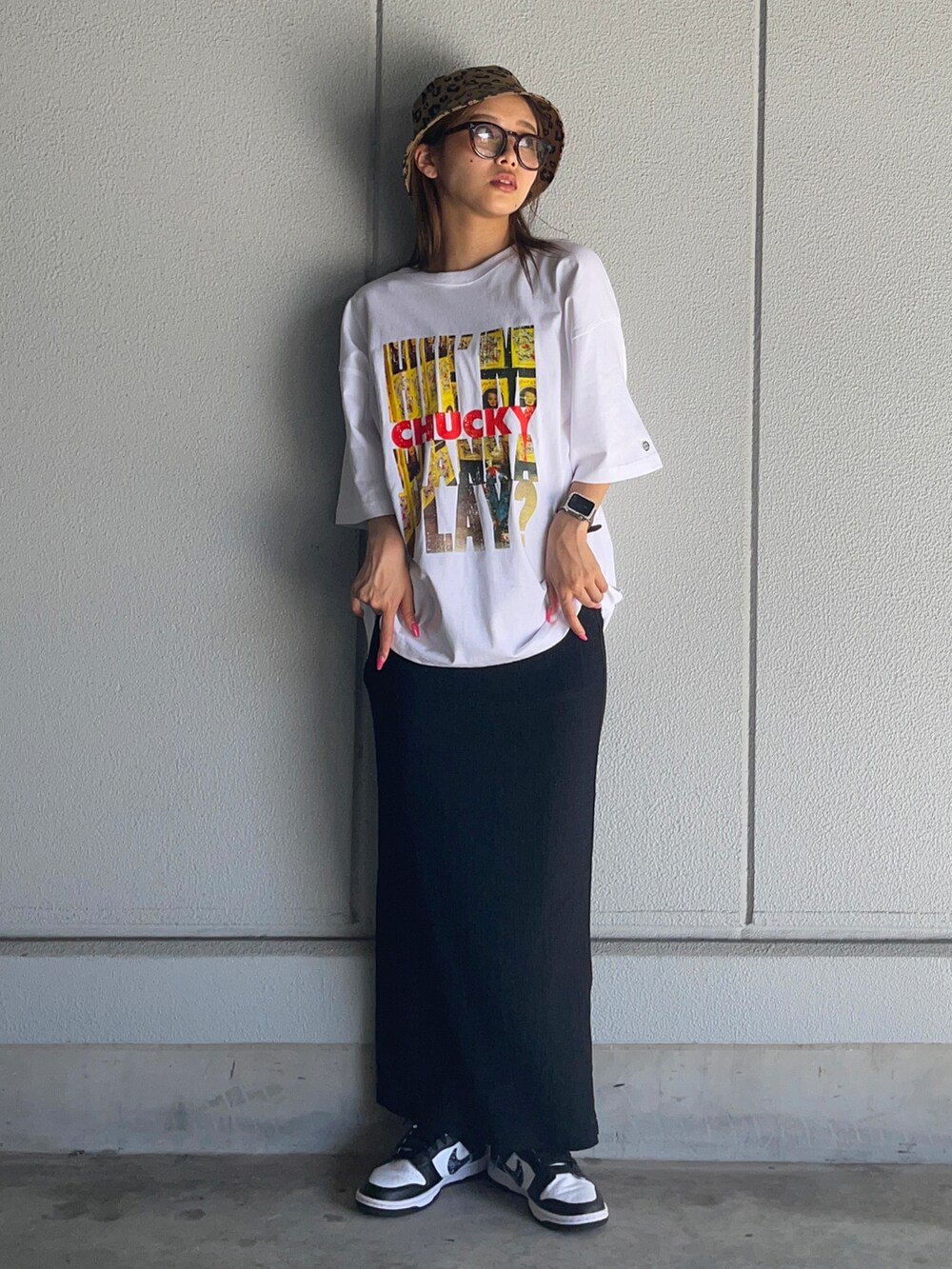 「白Tシャツ、プリントT、ロゴT、スカート、レオパード、休日スタイル、夏コーデ、タイトスカート、ボリューム袖、ストリート、ビッグシルエット」｜「Right-onのアイテム（トップス、ホワイト系）」を使った、Mikuriさん（レディース・160cm）の夏コーディネートの2枚目の写真