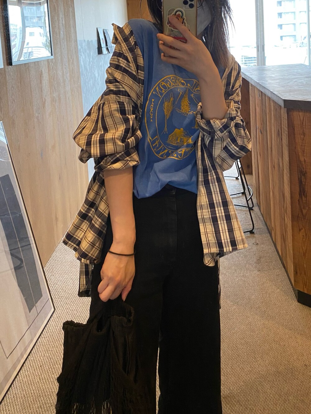 「カジュアル、古着MIX、シンプルコーデ、コンバース、ZARA、GU」｜「CONVERSEのconverse（コンバース） ALL STAR HI（オールスターHI）（スニーカー、ブラック系）」を使った、もふさんさん（レディース・164cm）の春コーディネートの2枚目の写真