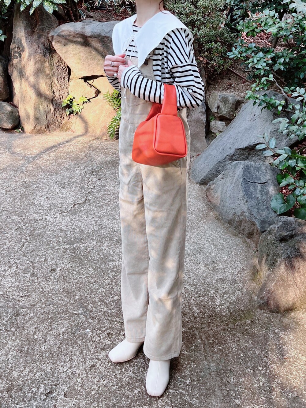 「しまむら、しまむらコーデ、ビッグシルエット、しまパト、ボーダー、サロペット、マウンテンパーカー、つけ襟、オレンジ、プチプラ、プチプラコーデ、春コーデ」｜「しまむらのアイテム（マウンテンパーカー、ベージュ系）」を使った、minmin08_さん（レディース・158cm）の冬コーディネートの2枚目の写真