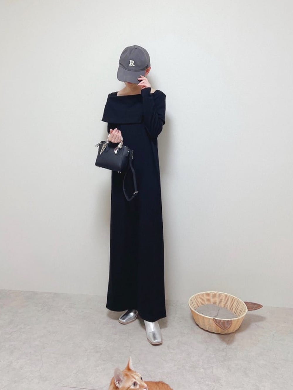 「しまむら、しまむらコーデ、ジャケット、ワンピース、ミニバッグ、マキシ丈ワンピース、ロングワンピース、シンプルスタイル、おでかけコーデ、楽チンコーデ、オトナカジュアル、スカートコーデ、ラフコーデ、プチプラ」｜「しまむらのアイテム（ジャケット/アウター、ブラック系）」を使った、minmin08_さん（レディース・158cm）の春コーディネートの4枚目の写真