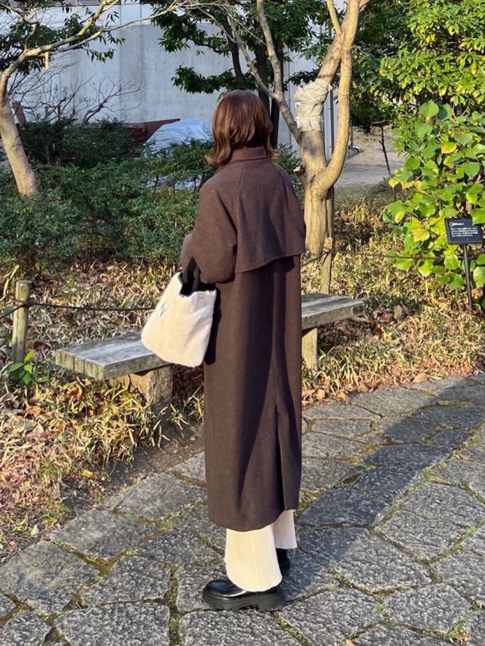 「しまむら、しまむらコーデ、イエロー、フェザー、ファー、ファーバッグ、タイトスカート、ニットスカート、今日のコーデ、春色、シンプルスタイル、ラフコーデ、カジュアルスタイル、ニットコーデ、ビッグシルエット」｜「しまむらのアイテム（ニット/セーター、イエロー系）」を使った、minmin08_さん（レディース・158cm）の冬コーディネートの2枚目の写真