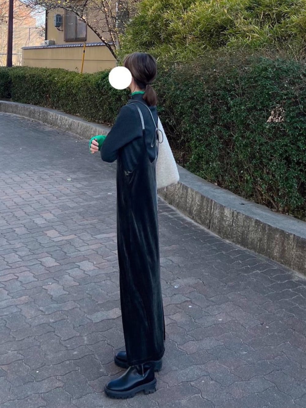 「しまむら、しまむらコーデ、リブニット、バイカラー、カラーコーデ、グリーン、キャミワンピ、ベロア、春めき満開コーデ、着回しコーデ、ラフコーデ、プチプラ、プチプラコーデ」｜「しまむらのアイテム（ニット/セーター、グレー系）」を使った、minmin08_さん（レディース・158cm）の春コーディネートの3枚目の写真