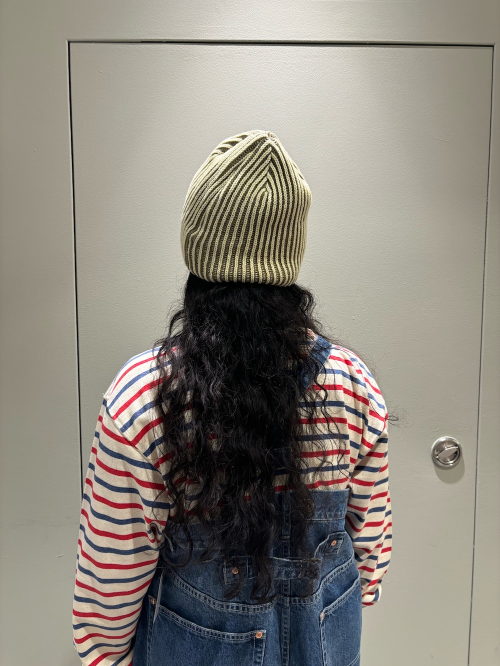 「デニム、ボーダー、シンプル、BEAVER、ロンT、大人女子、ゆるコーデ、秋コーデ、クレマン、低身長女子」｜「sogliaのSOGLIA/ソリア　OPEN END BORDER LS TEE　ボーダーＴ（Tシャツ/カットソー、ブルー系）」を使った、小林さん（レディース・155cm）の秋コーディネートの3枚目の写真