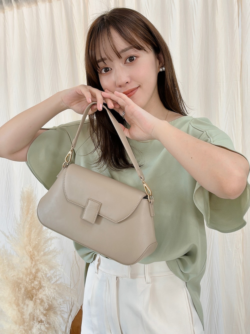 てらさんの「WEB限定カラーあり/BACKパールハチワレスリーブTOPS（natural couture）」を使ったコーディネートの2枚目の写真
