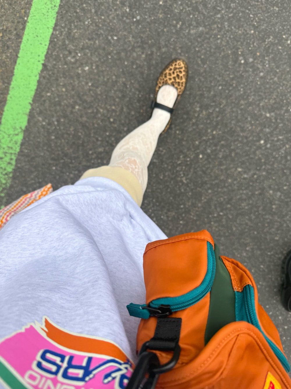 「キャップ、はるコーデ、ドクターマーチン、メリージェーン、レースタイツ、スウェット」｜「Dr. MartensのDr. Martens/ドクターマーチン ELPHIE メリージェーン シューズ 41651200（その他シューズ、その他）」を使った、rihoさん（骨格ナチュラル・レディース・153cm）の春コーディネートの2枚目の写真
